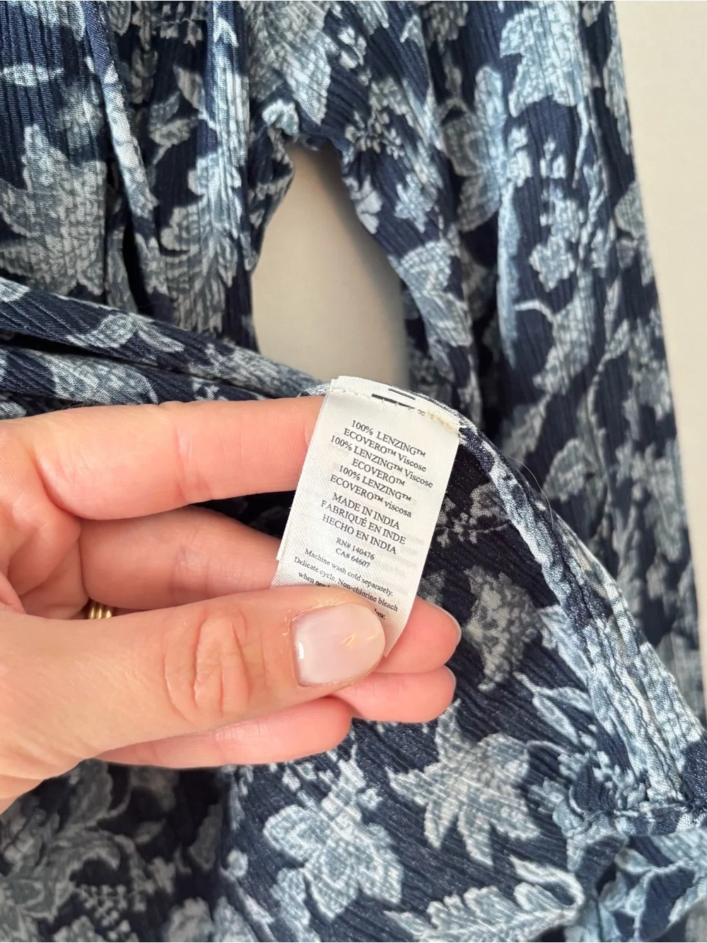 Faherty Emery Top Blue Floral Blouse Long Sleeve Peasant Ruffle Relaxed Fit - Picture 6 of 7